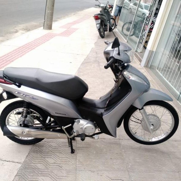 HONDA BIZ 125 ES Ano 2015 R7.900,00 De Pieri Motos HONDA BIZ 125 ES Ano 2015 R7.900,00 De Pieri Motos