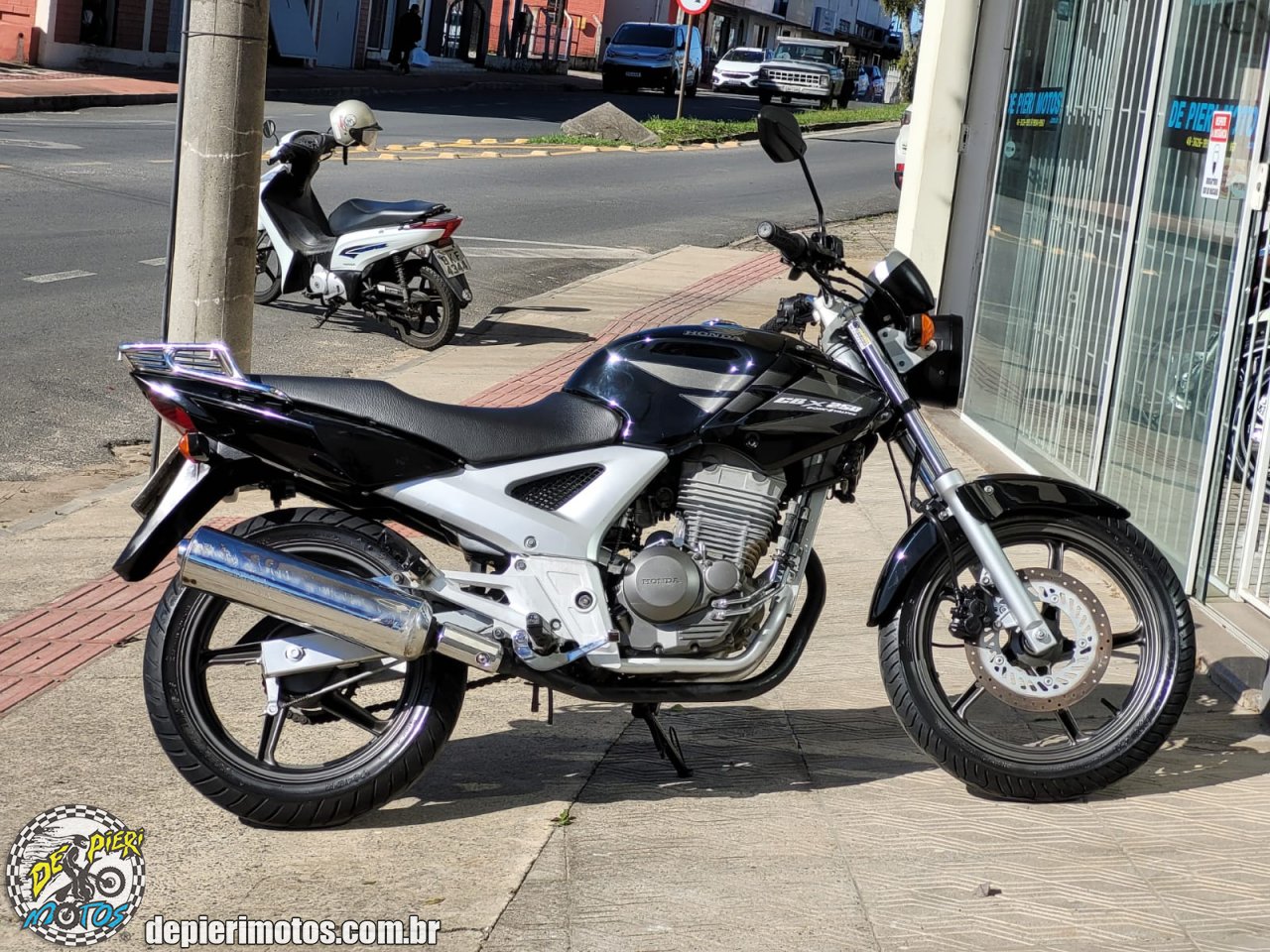 Honda CBX 250 Twister 2008 Cinza, KM Motos